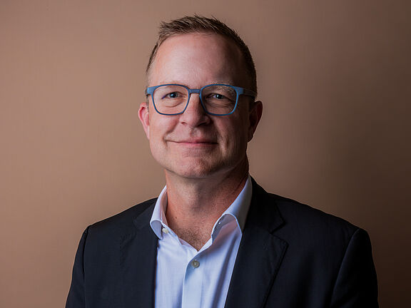 15-6-2026_Michael_Fiebig_Gemeinderat_Eglisau_Portraits_Pati_Grabowicz_HIGHRES-19.jpg