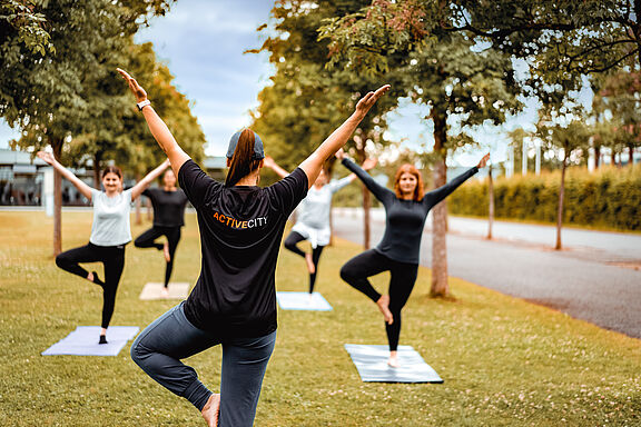 AC_Keyvisual_Yoga2_23.jpg